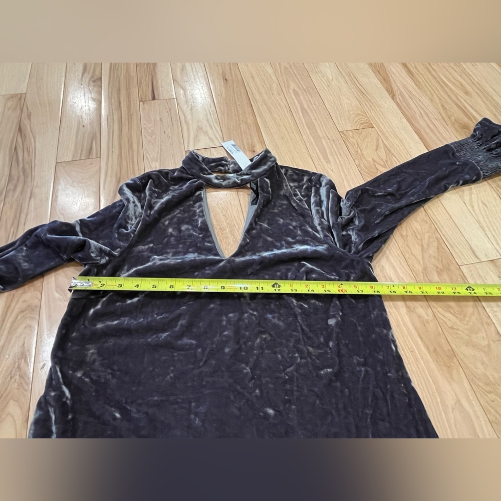 NWT Aqua Brand Grey Velvet Long Bell Sleeve Dress - Women’s Size Large - Picture 6 of 7